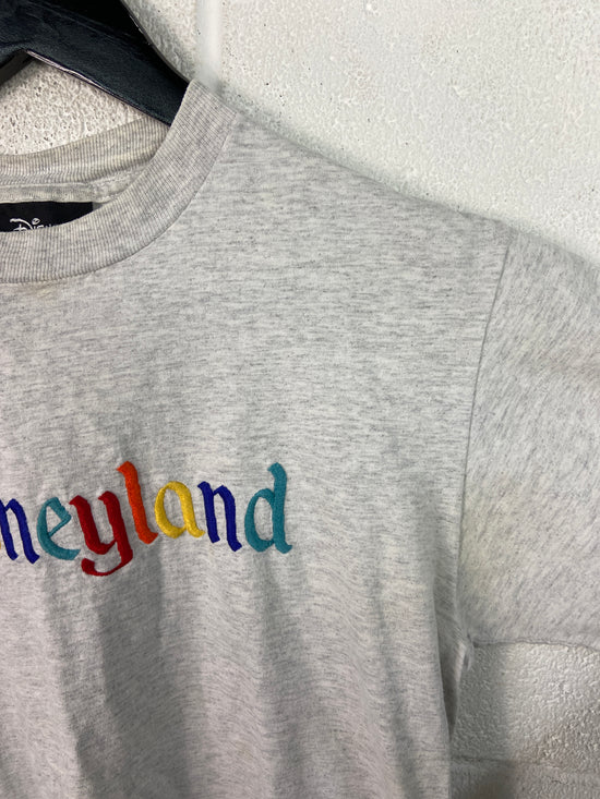 Load image into Gallery viewer, VTG Disneyland Embroidered Spellout Tee Sz S/M

