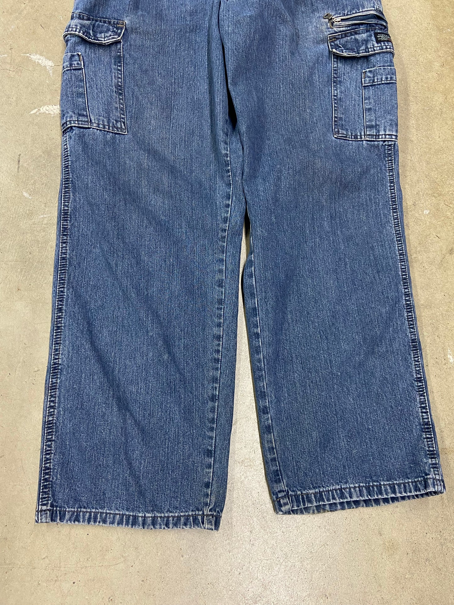 VTG Wrangler Cargo Blue Denim Jeans Sz 36x32