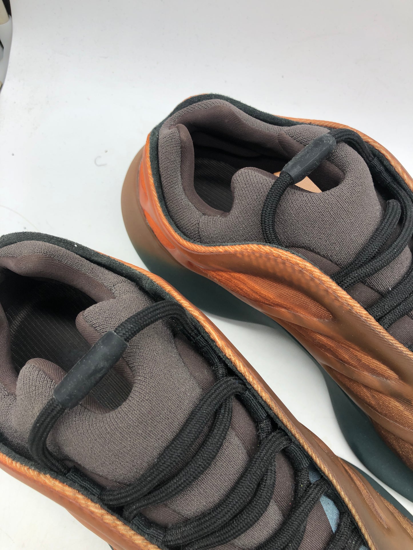 Yeezy 700 V3 'Copper Fade' Sz 10.5M/12W GY4109