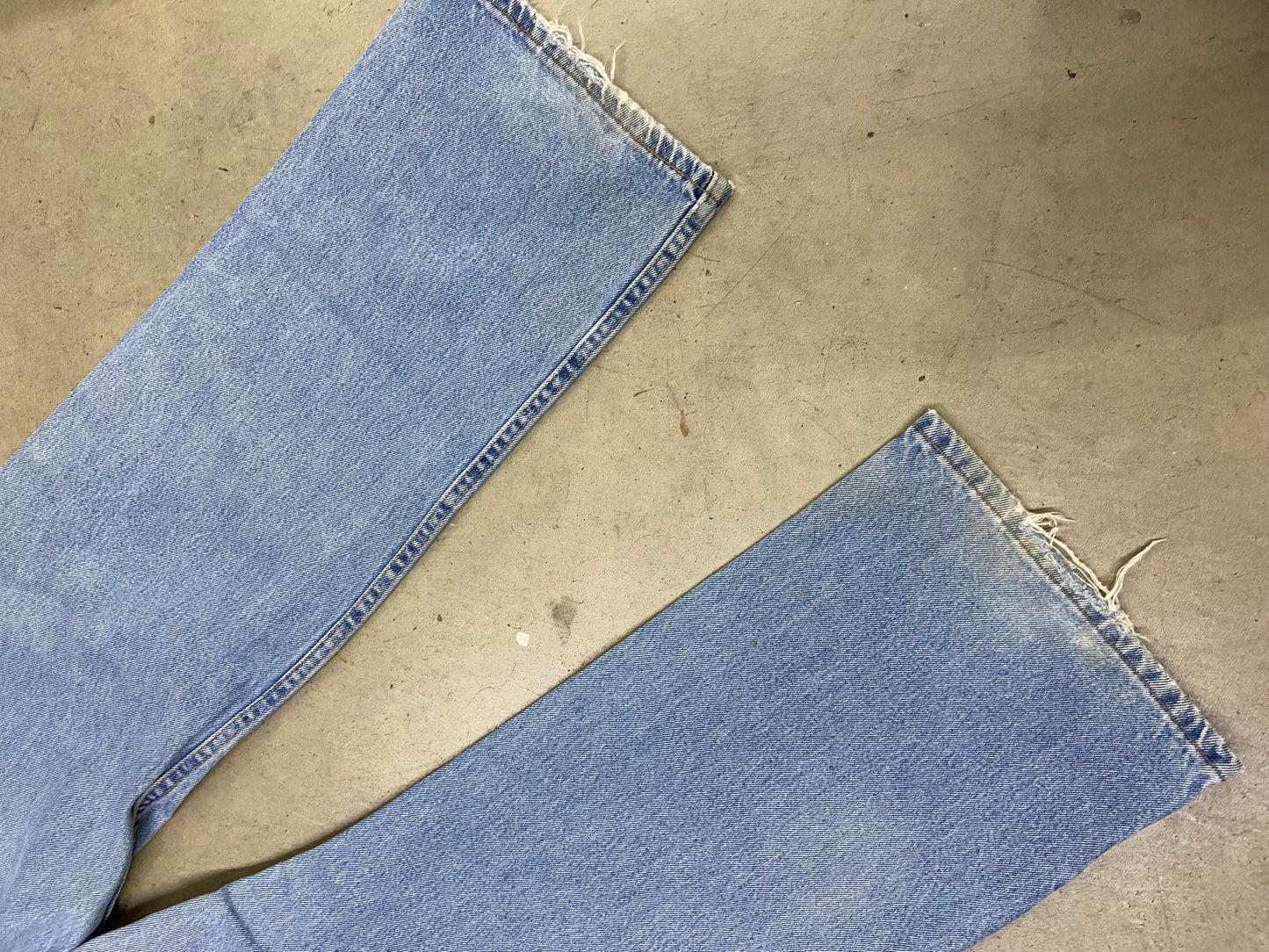 VTG Faded Lightwash Denim Jeans Sz 38x32