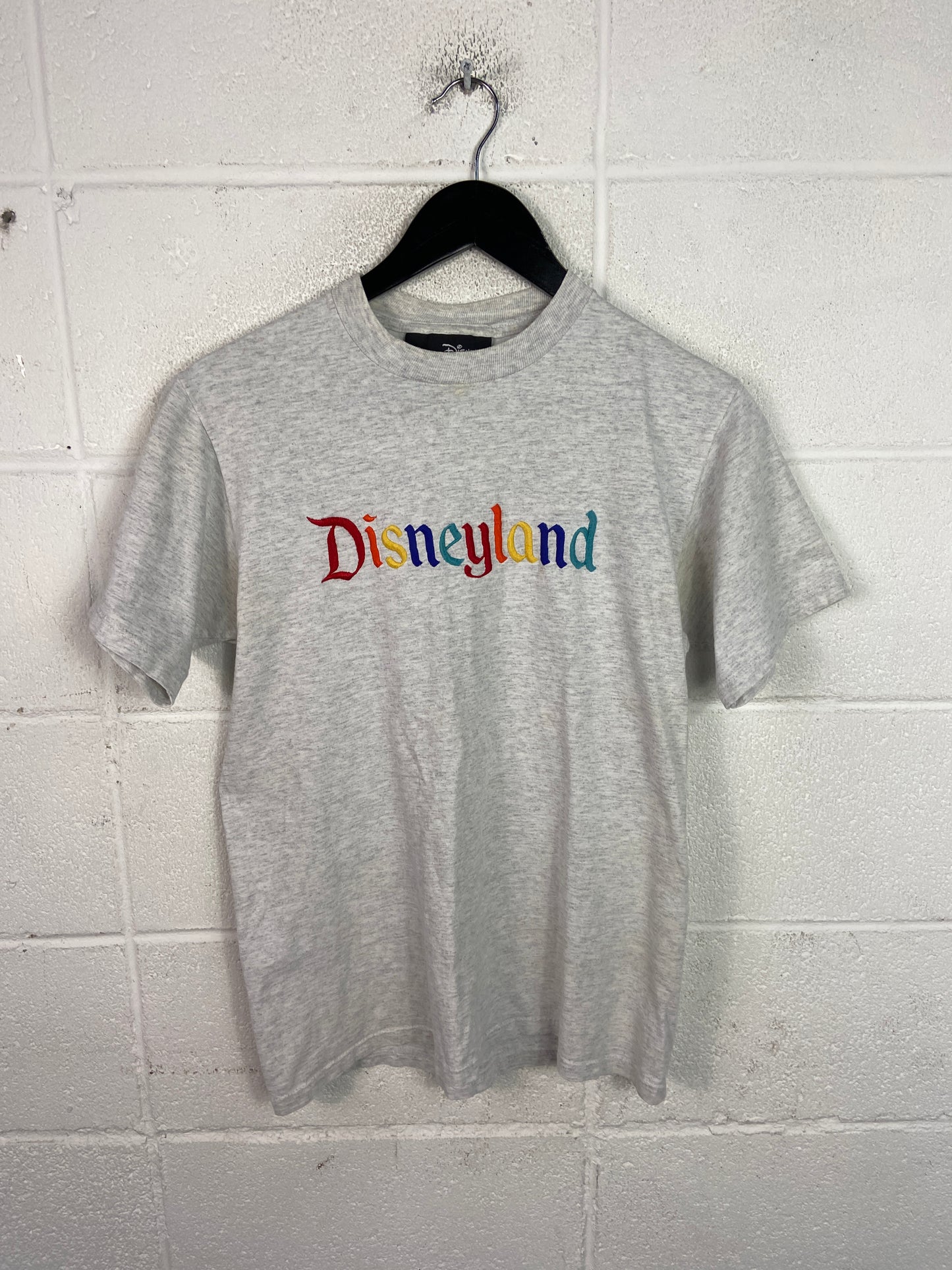 VTG Disneyland Embroidered Spellout Tee Sz S/M