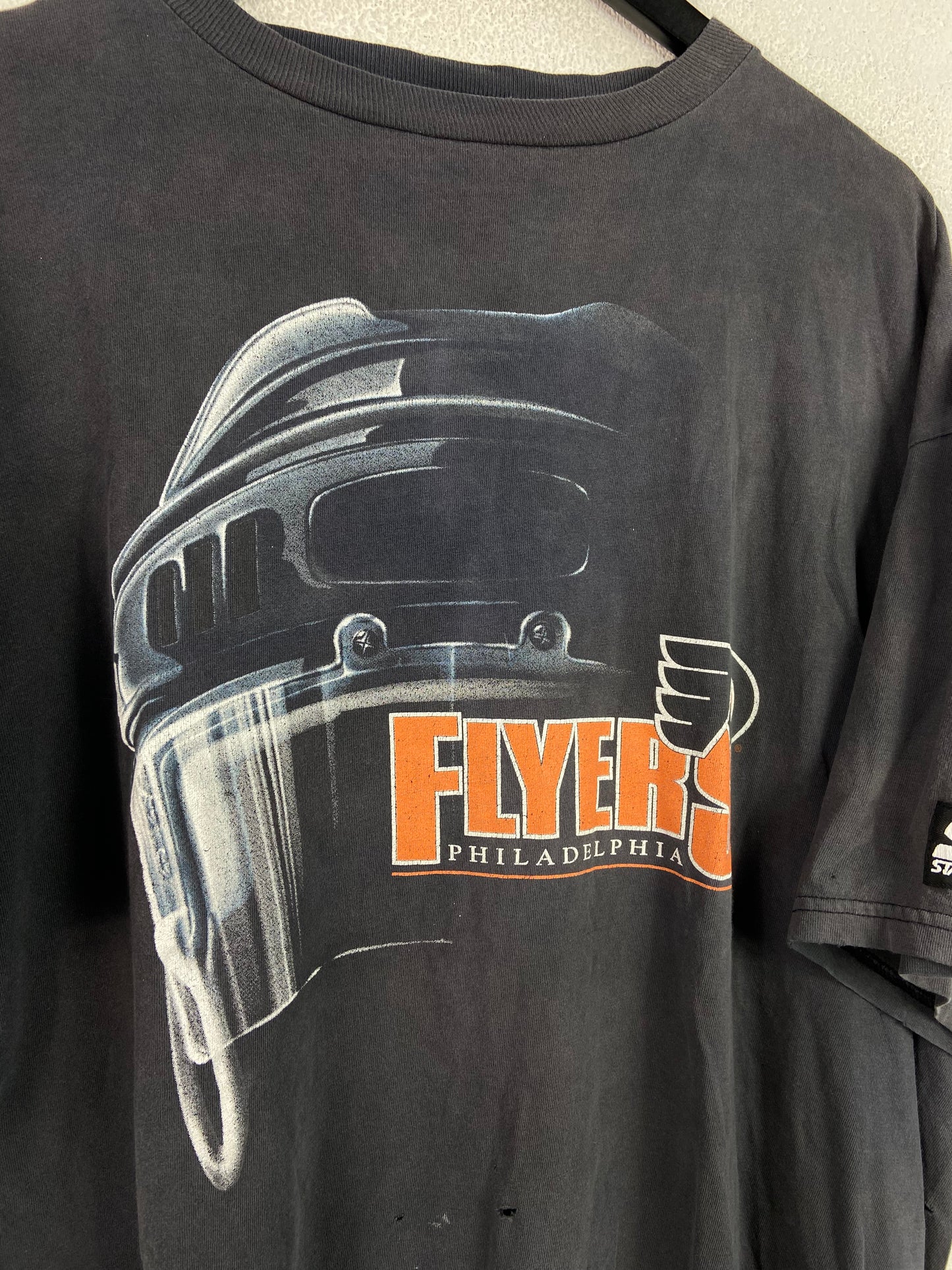 VTG Philadelphia Flyers Helmet Starter Tee Sz XL/2XL