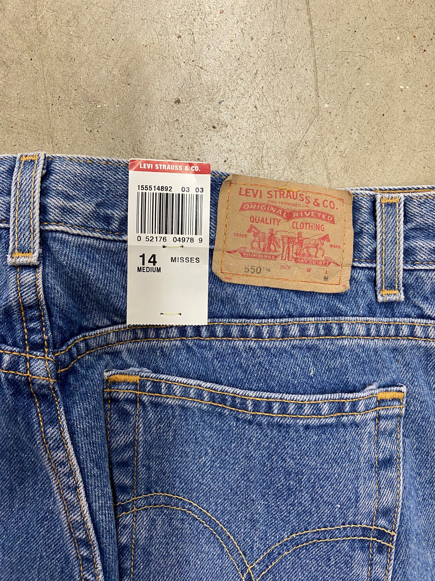 VTG Levi's Wmns 550 Deadstock Blue Denim Jeans Sz 32x31