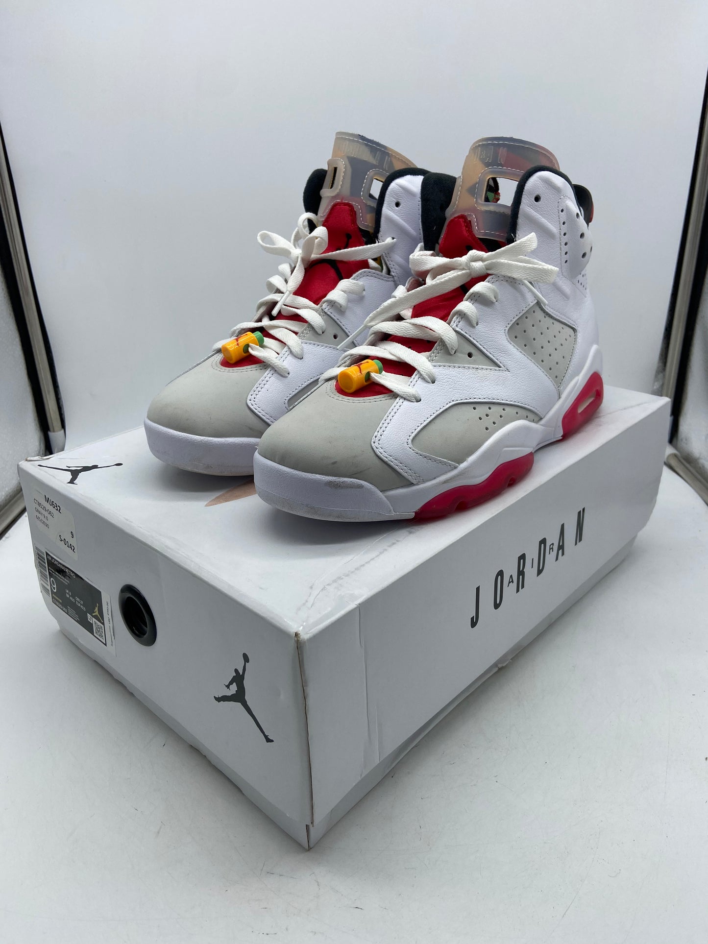 Preowned Jordan 6 Retro Hare Sz 9M/10.5W CT8529-062