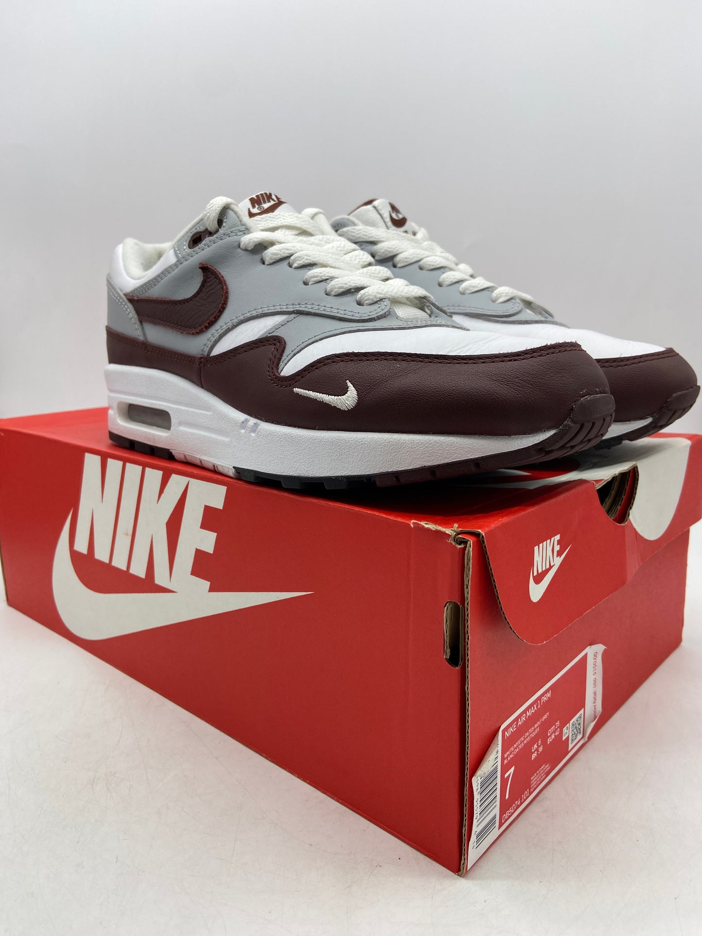 Preowned Nike Air Max 1 Anniversary Red Sz 6.5M/8W 908375-103