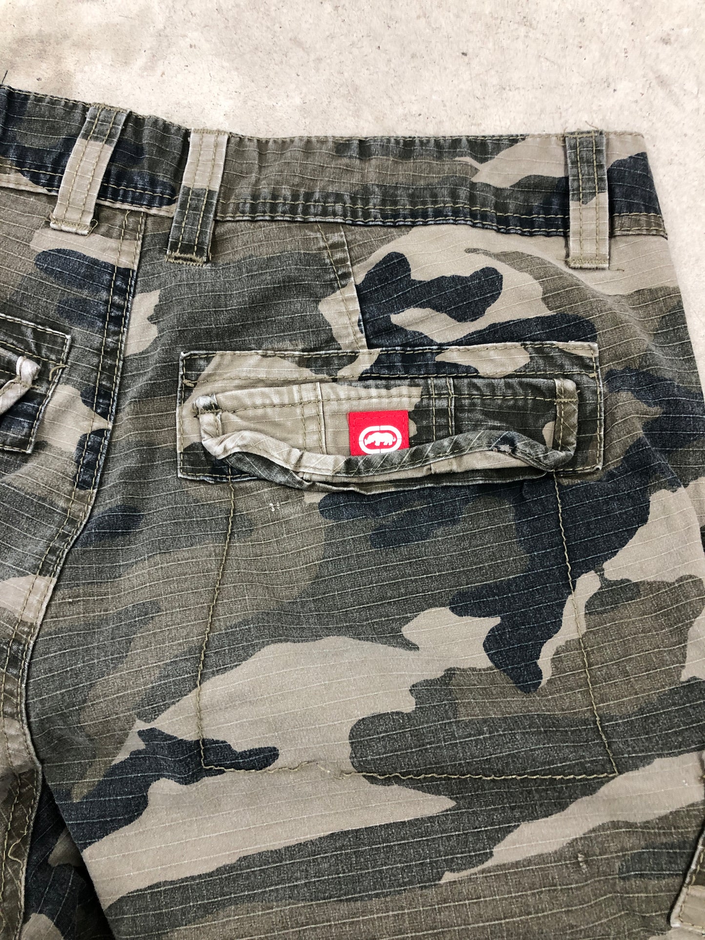 Y2K Ecko Camo Cargo Shorts Sz 32